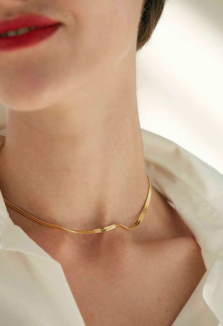Marley Herringbone Chain Necklace (Gold)