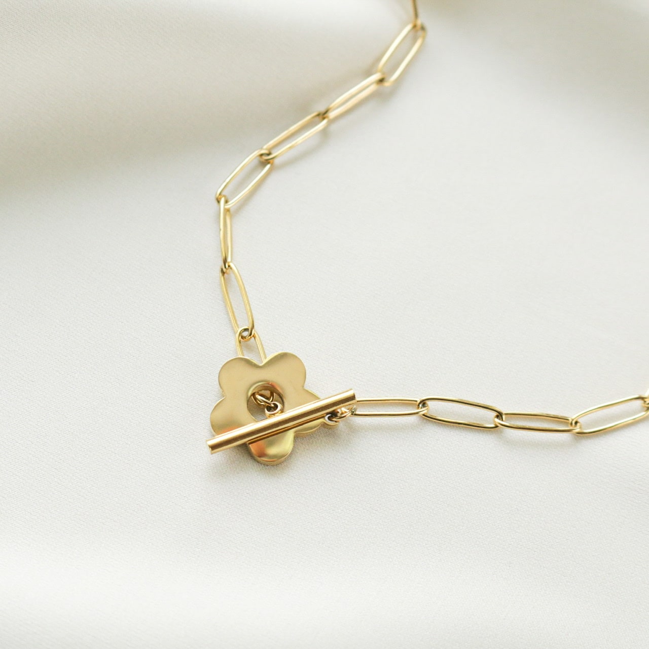 Ana Flower Chain Necklace