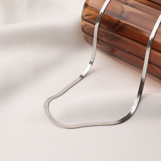 Marley Herringbone Chain Necklace (Silver)